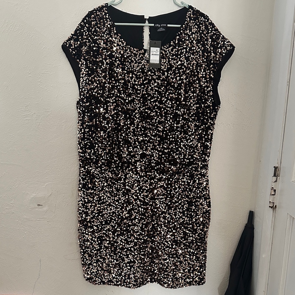 City Chic Elegant Black and Gold Sequin Dress